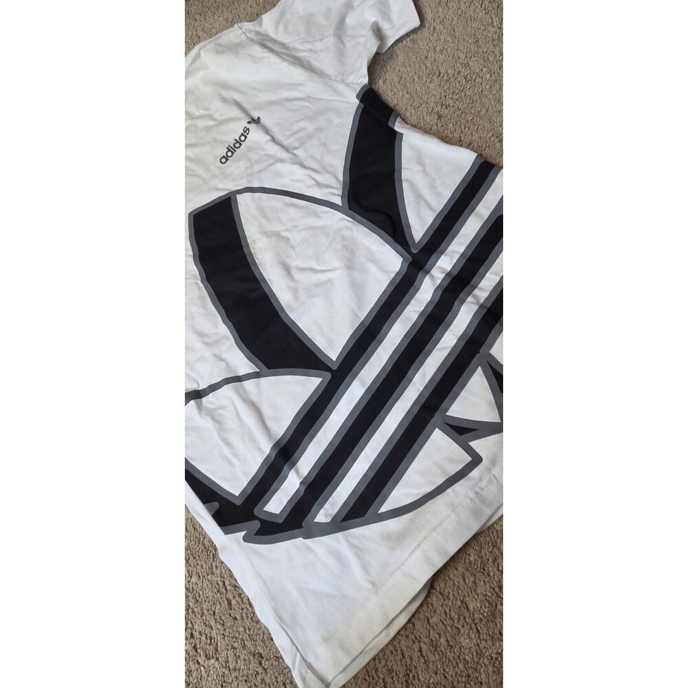 Adidas tshirt NWT - Picture 3 of 4